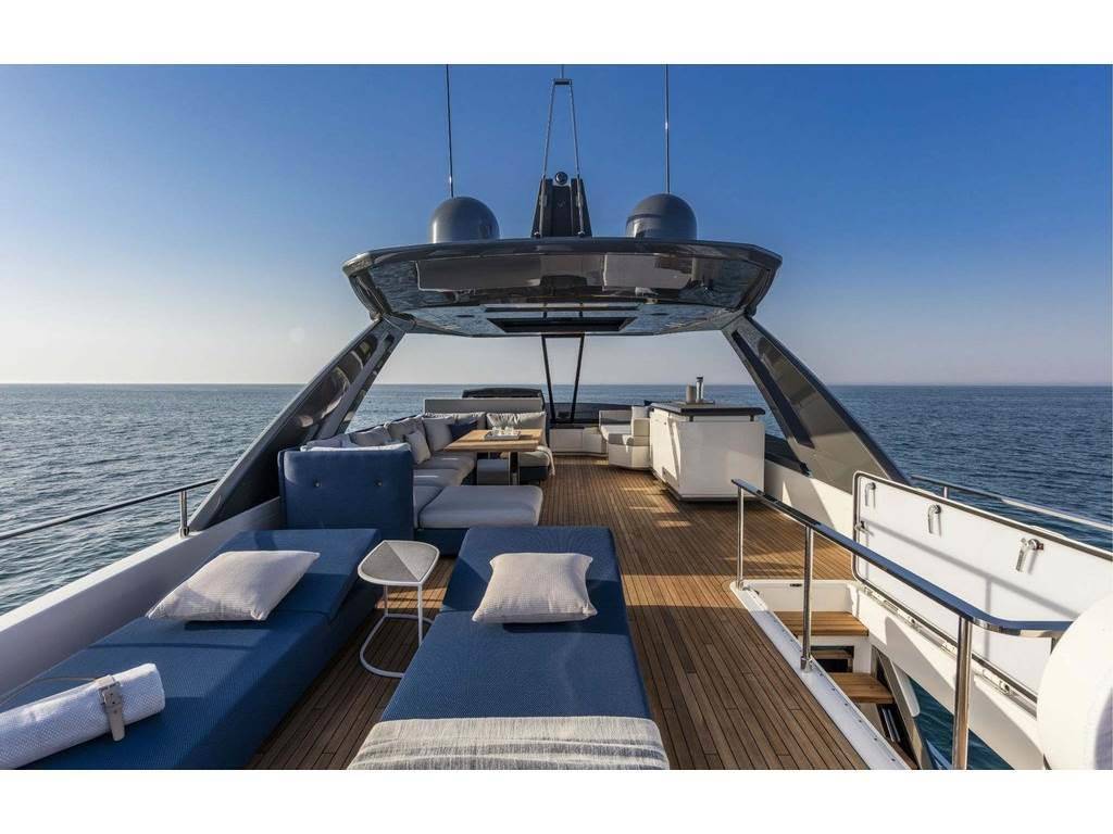 Ferretti yachts 780