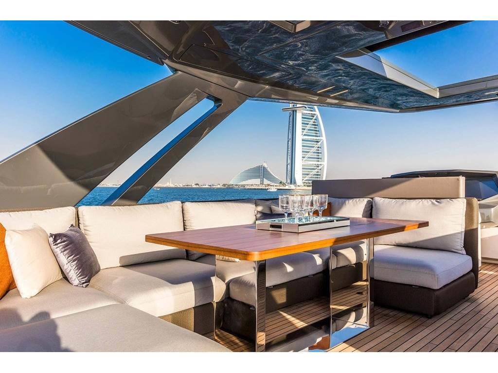 Ferretti yachts 780
