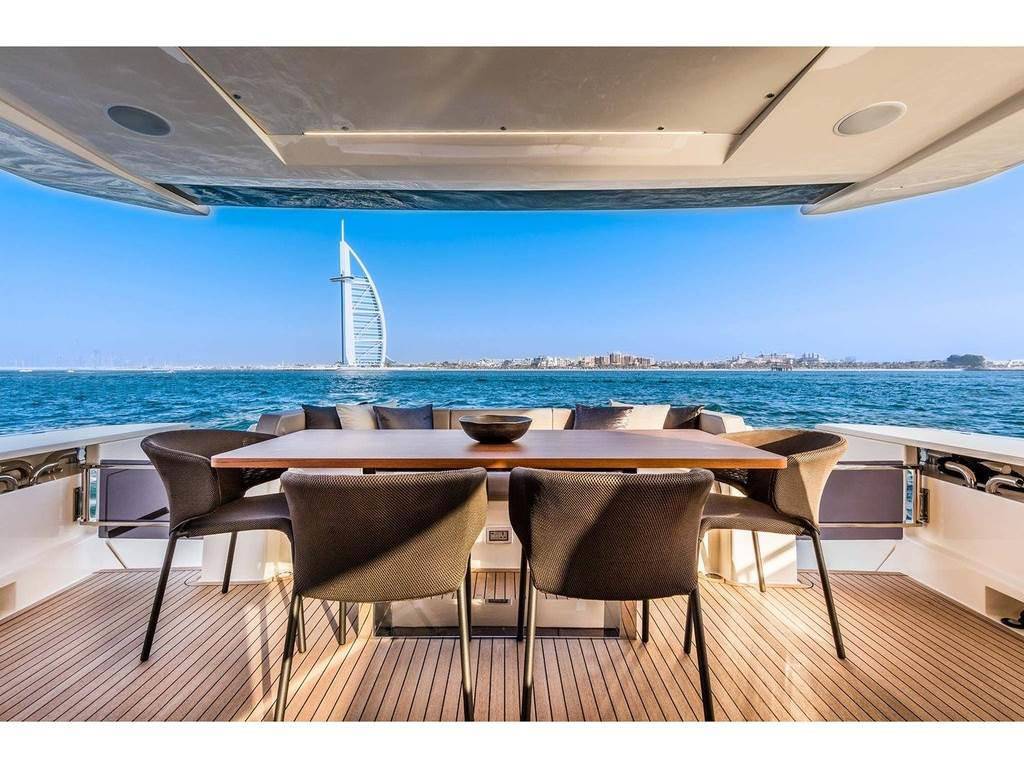 Ferretti yachts 780