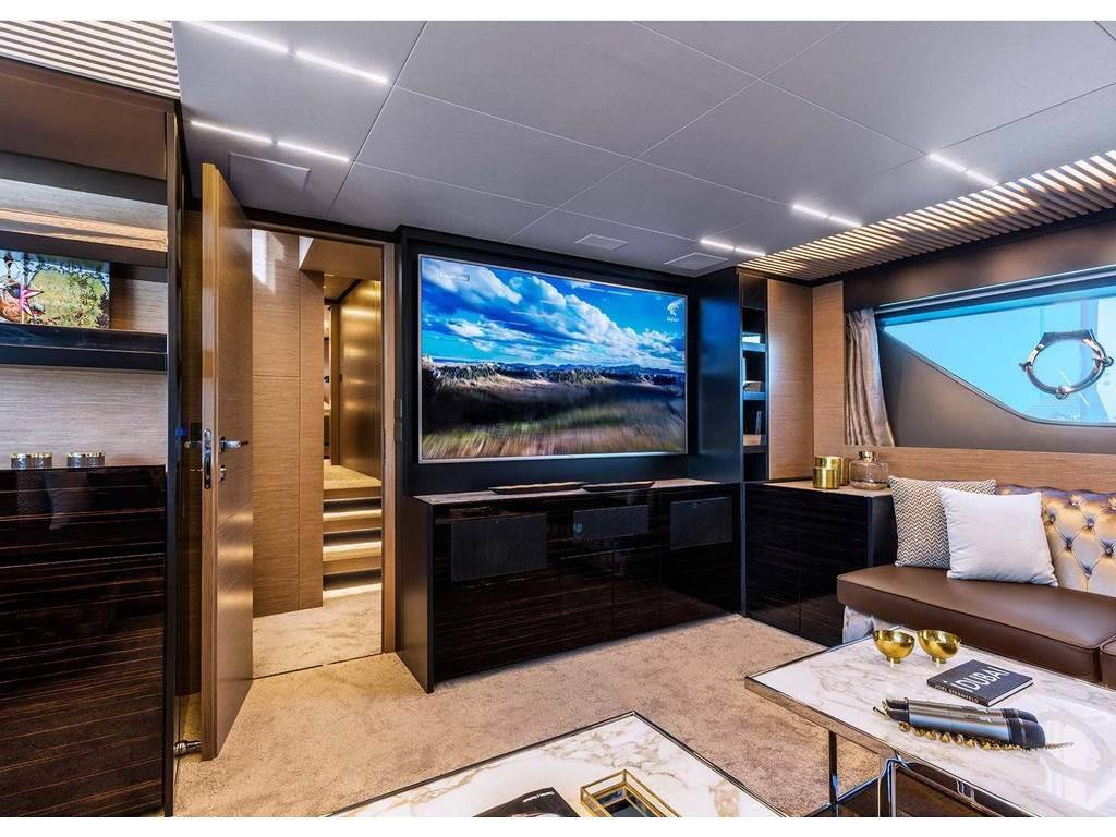 Ferretti yachts 780