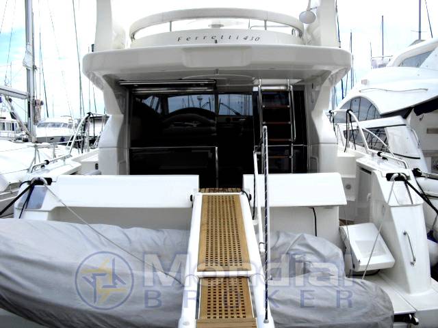 Ferretti 430