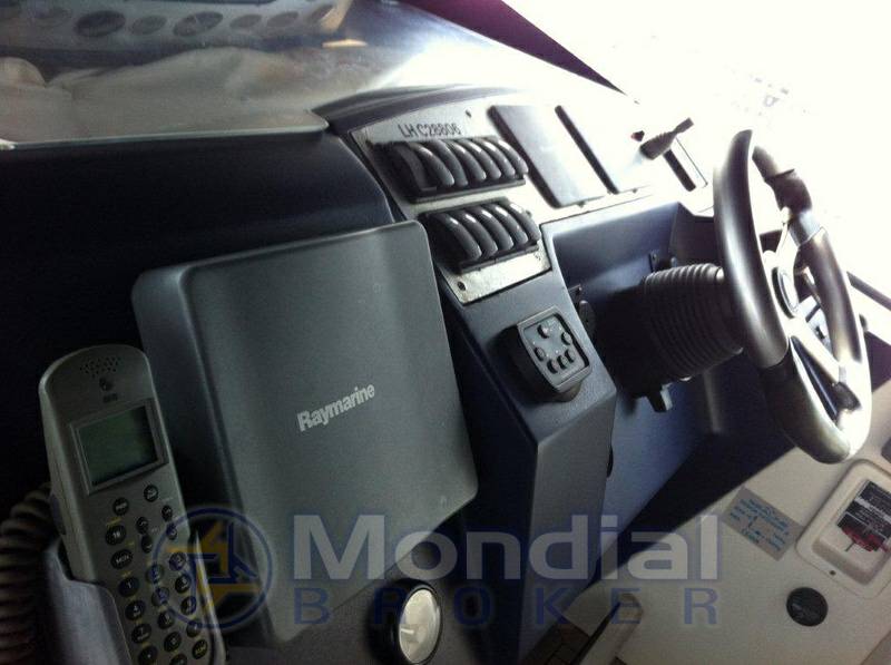 Sealine S38