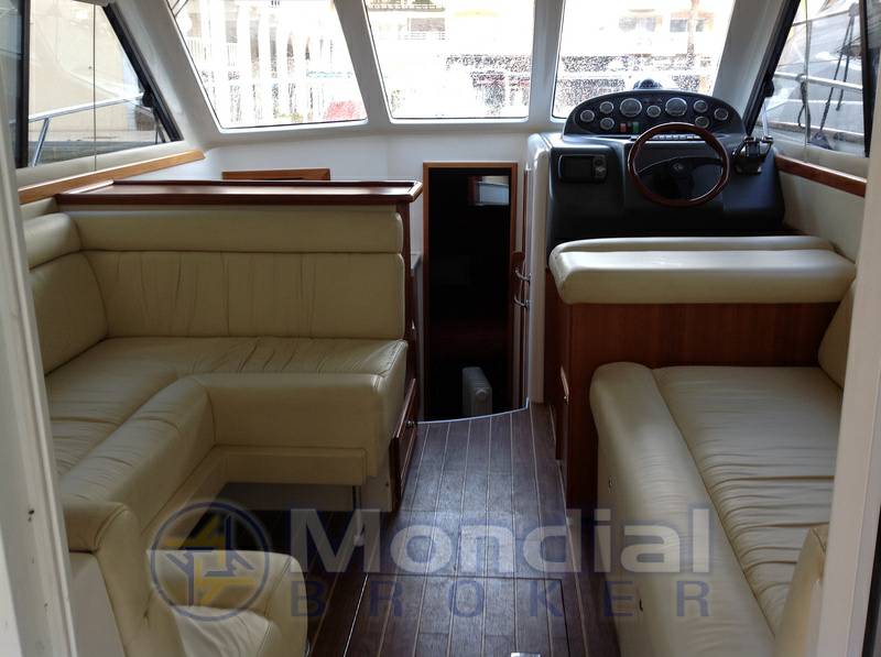 Riviera 33