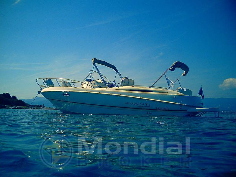 Bayliner Avanti 8