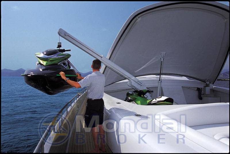 Pershing 115