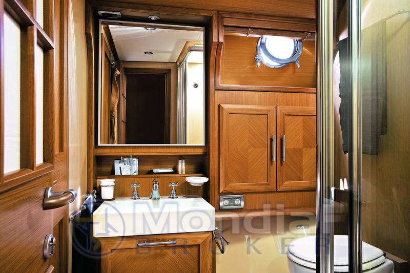 Mochi craft Dolphin 54 suntop