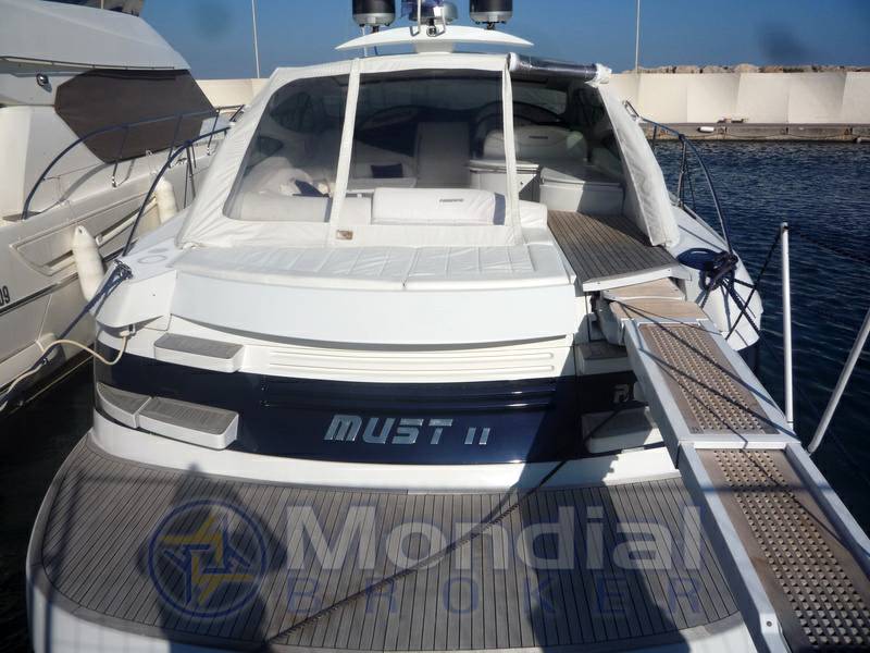 Pershing 52