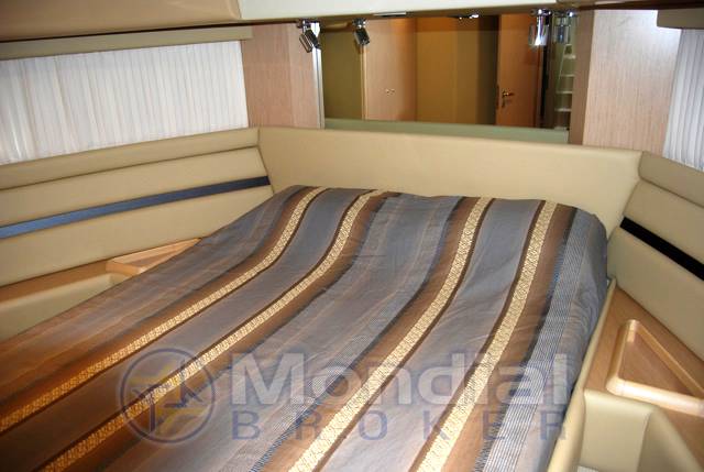 Ferretti 550