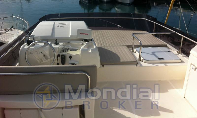 Ferretti 530