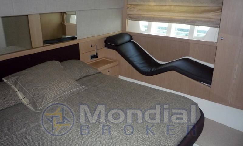 Ferretti 530