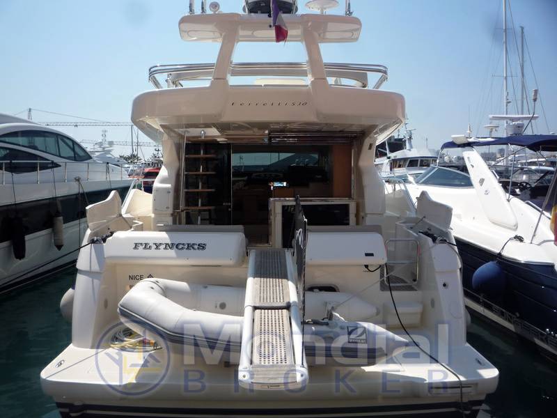 Ferretti 530