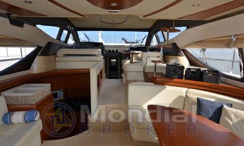 Ferretti 551