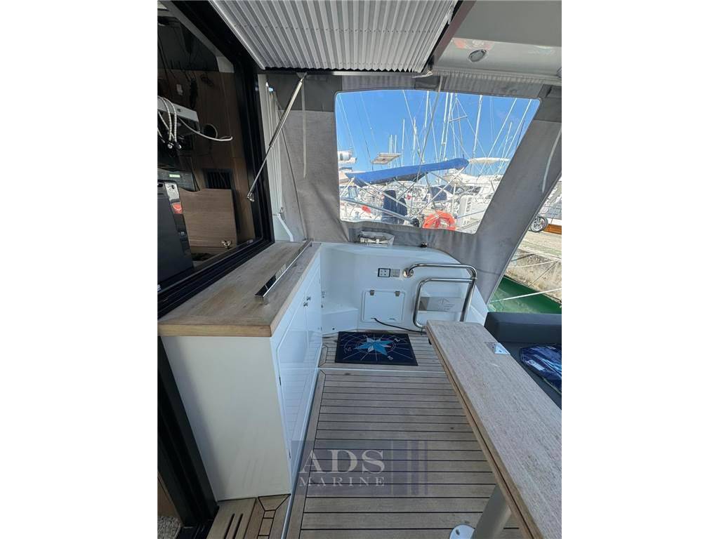Sealine C390