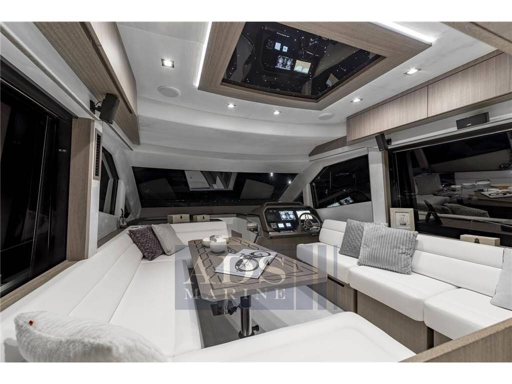 Galeon 500 fly