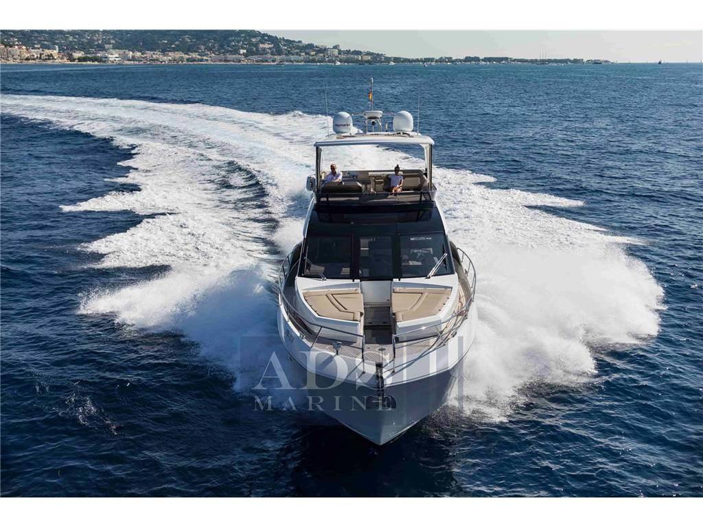 Galeon 640 fly
