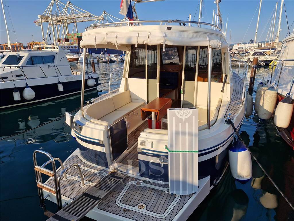 Adria vektor 1002