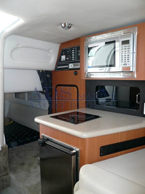 Crownline 315 scr