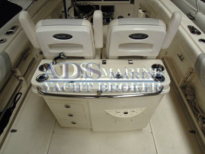 Boston whaler 280 outrage