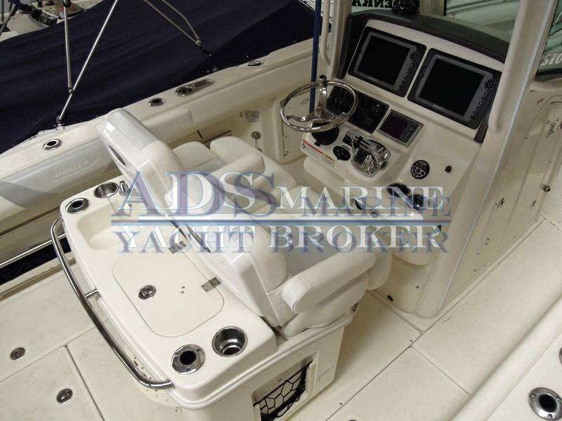 Boston whaler 280 outrage