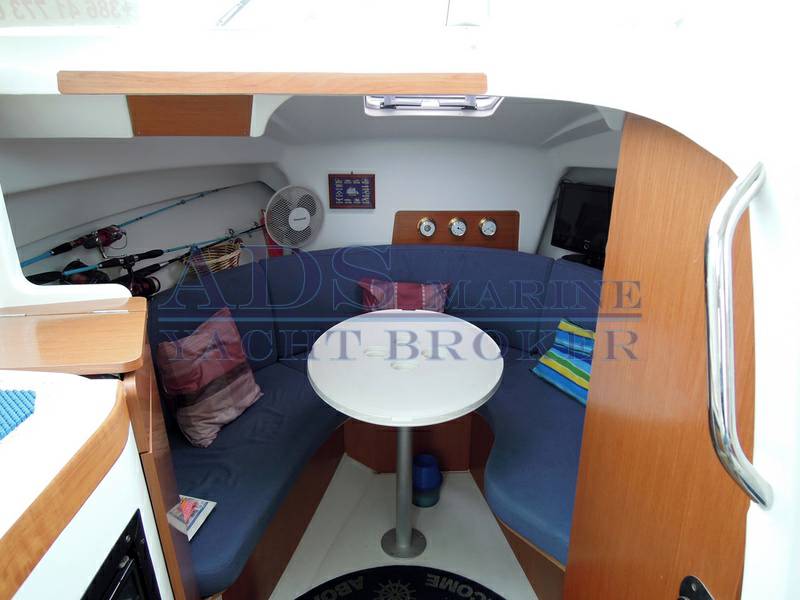 Beneteau Antares 7