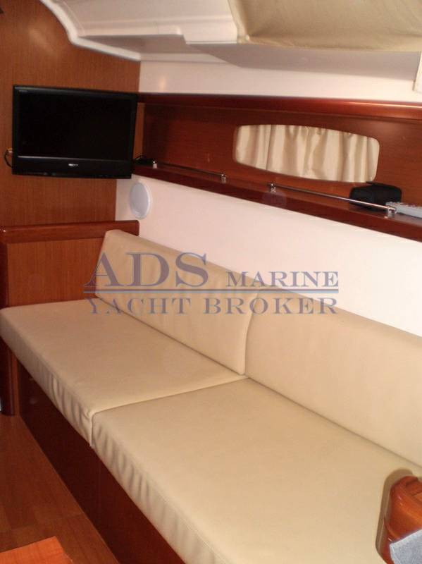 Beneteau Oceanis 37