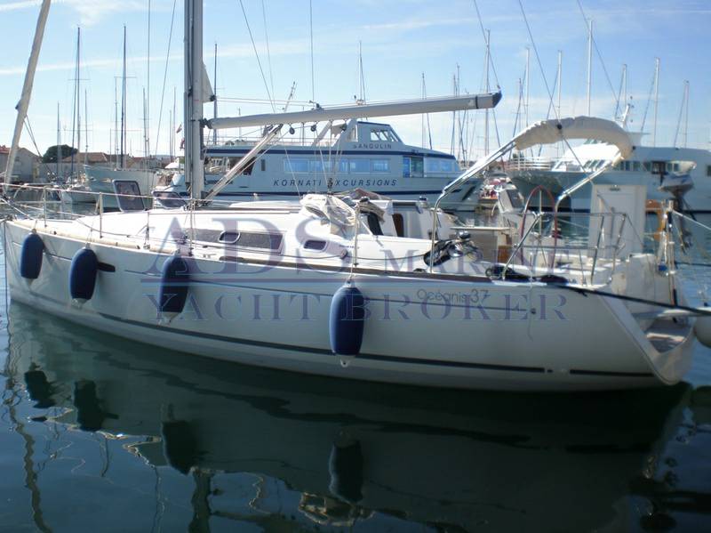 Beneteau Oceanis 37
