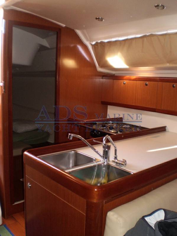 Beneteau Oceanis 37