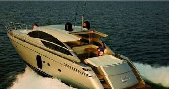 Pershing 64