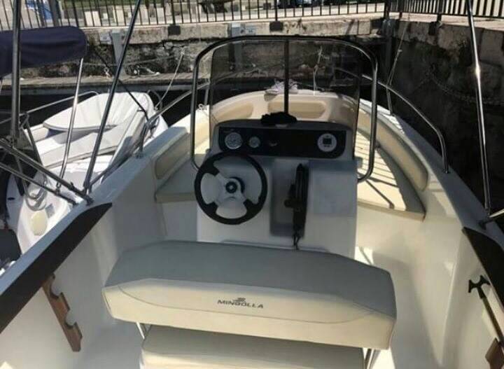Noleggio rent mingolla Brava 18 senza patente sul lago di garda