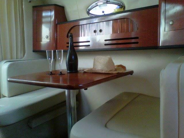 Noleggio rent sea ray Sundancer 315 con patente sul lago di ga