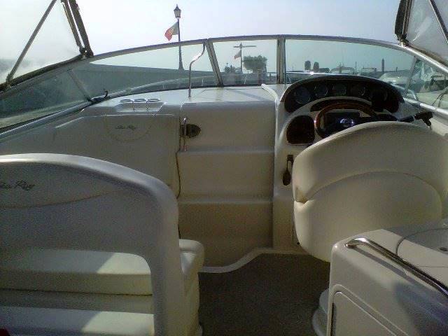 Noleggio rent sea ray Sundancer 315 con patente sul lago di ga