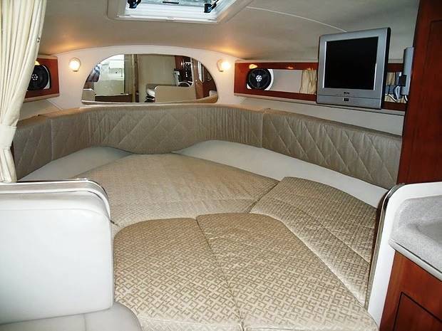 Noleggio rent sea ray Sundancer 315 con patente sul lago di ga