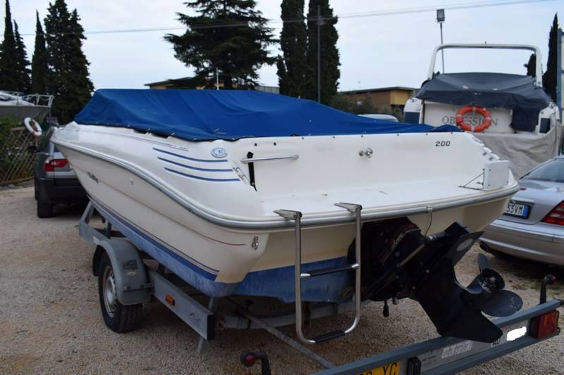 Sea ray 200 motoscafo semicabinato con carrello