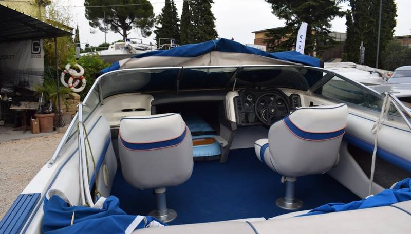Sea ray 200 motoscafo semicabinato con carrello