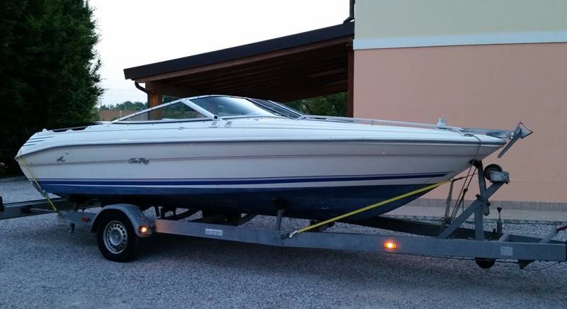 Sea ray 200 motoscafo semicabinato con carrello