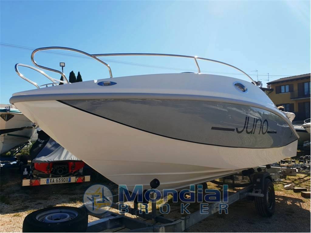 Noleggio rent charter Juno 590 - con patente