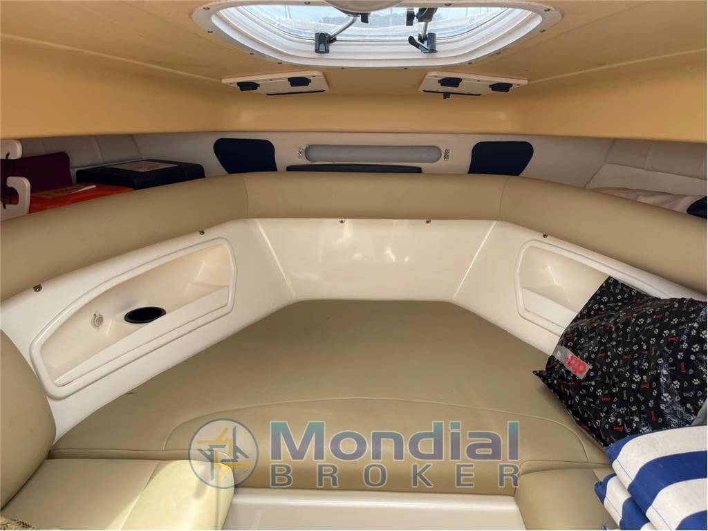 Boston whaler 320 outrage cuddy natante