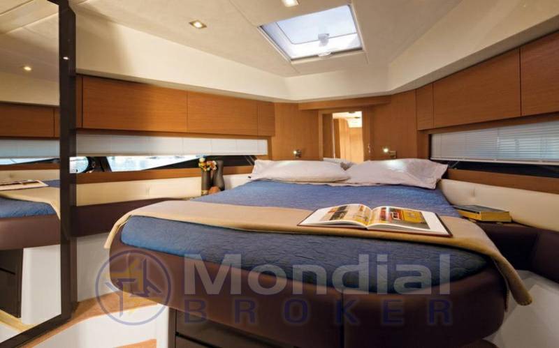 Atlantis 44