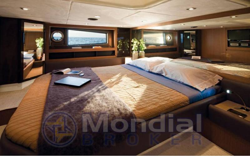 Atlantis 44