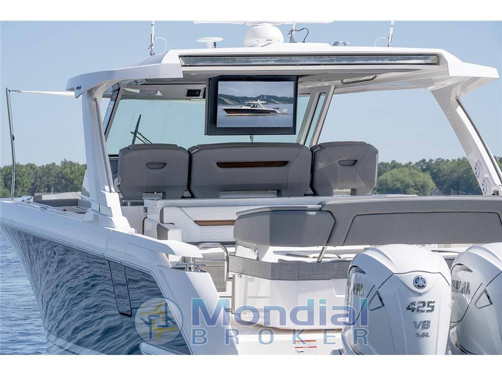 Tiara yachts 43ls