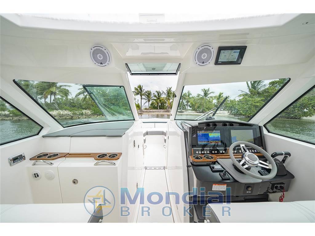Tiara yachts 34 lx