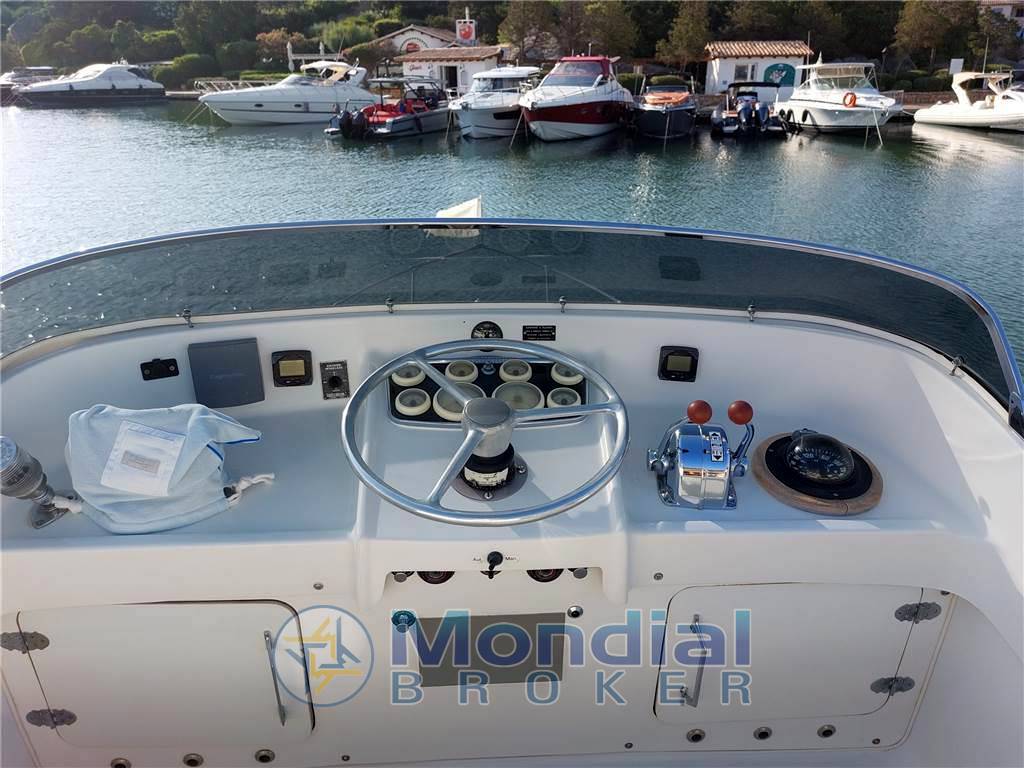 Bertram yacht 31' fbc