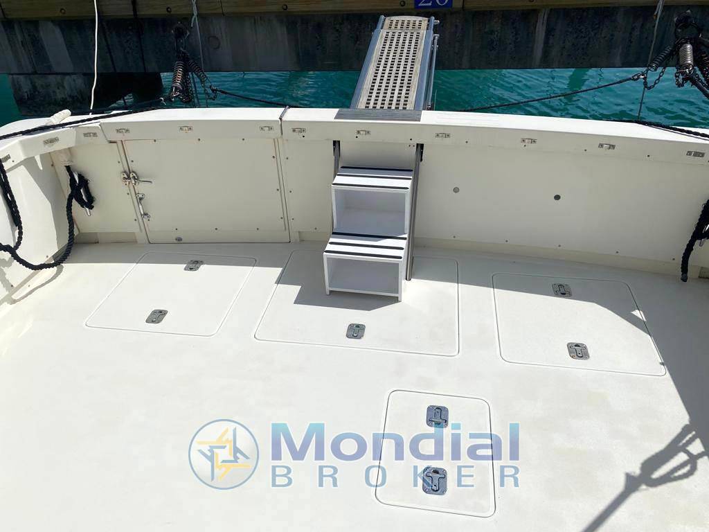 Bertram yacht 37' convertible