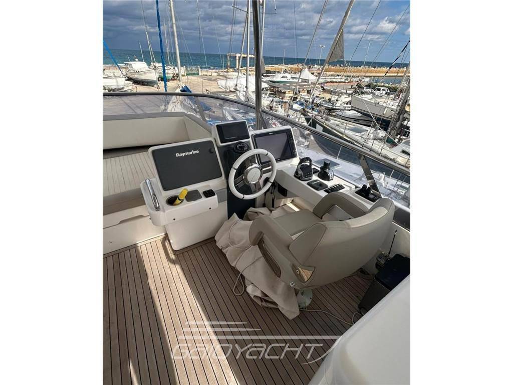 Azimut Magellano 66