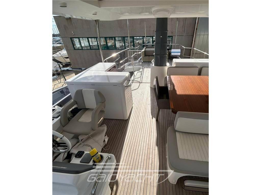 Azimut Magellano 66