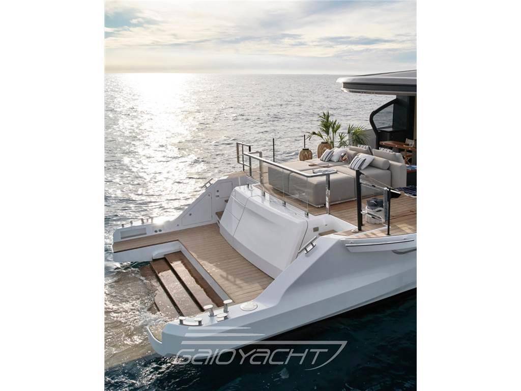 Azimut Seadeck 7