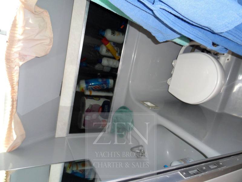 Gobbi 23 cabin