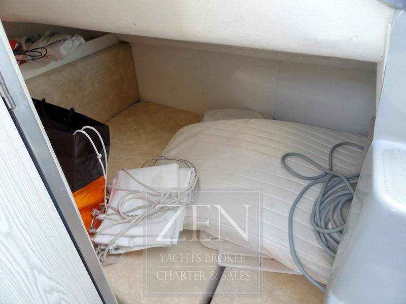 Gobbi 23 cabin