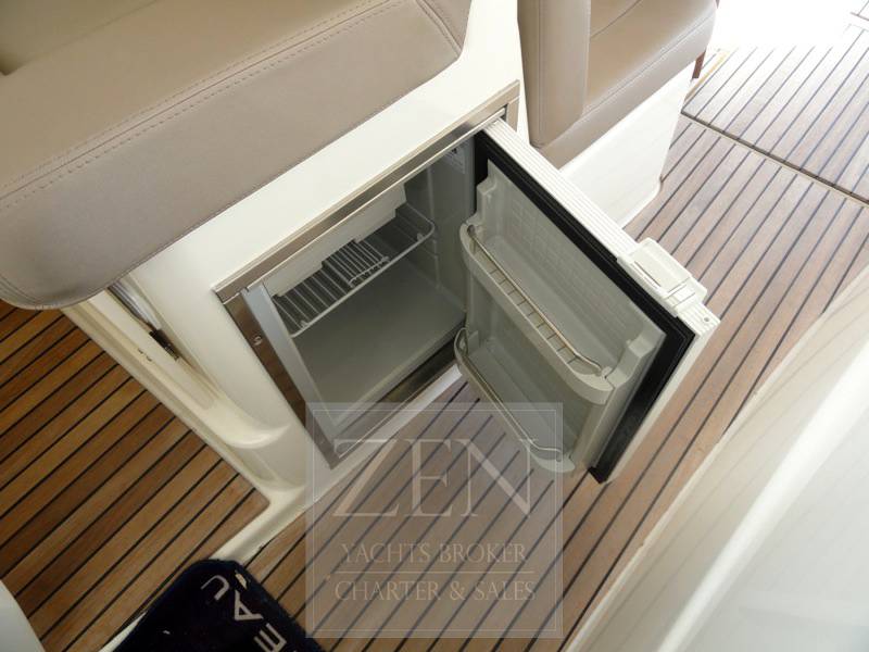 Jeanneau Leader 9 sport top