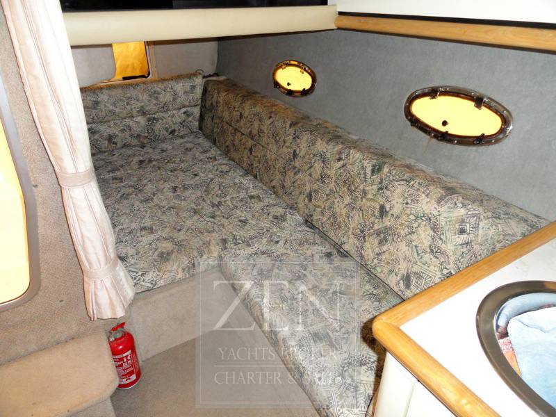 Bayliner 355 avanti